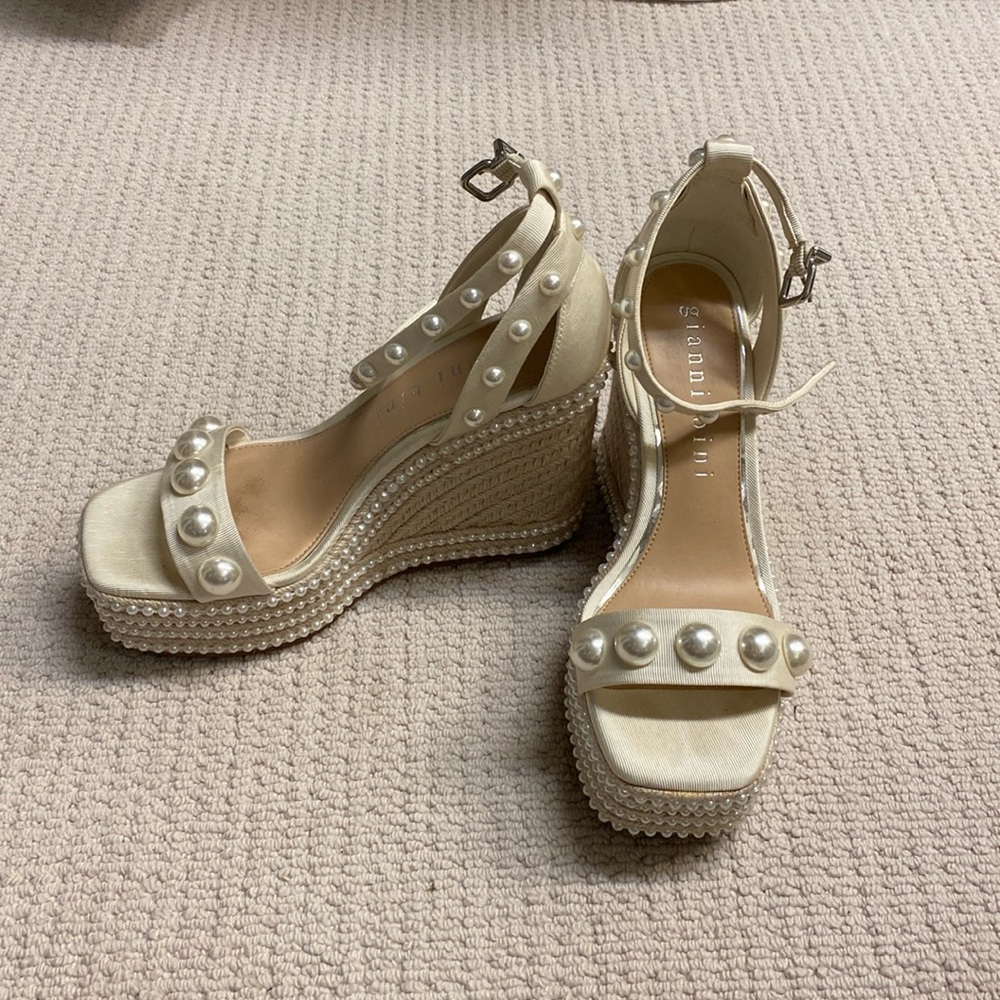 Gianni Bini pearl platform shoe. Size 8.5 worn once.